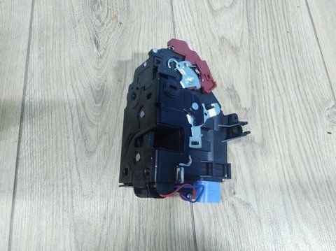 Замок двери задней левой для Volkswagen Golf 5 PLUS (2005) для Volkswagen Touareg 2002-2010 для Volkswagen Golf 5 Plus 1647345048 фото