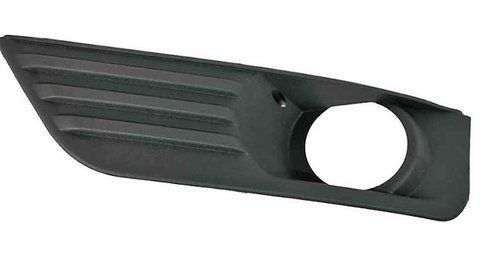 Заглушка, решетка бампера переднего левая с отверстием птф для Ford Focus 2005-2008 1647345704 фото